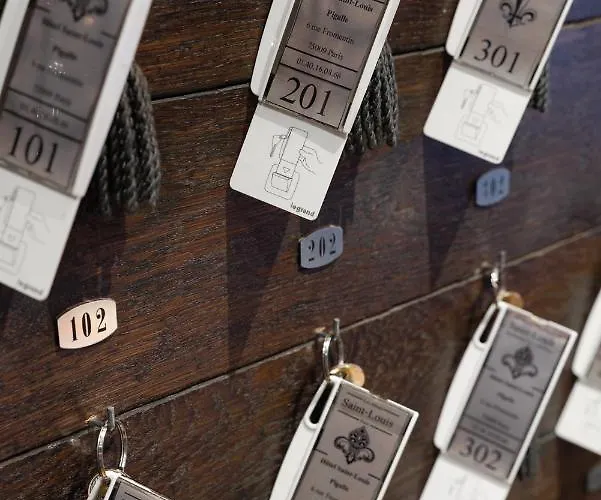 Hotel Saint-Louis Pigalle 3*