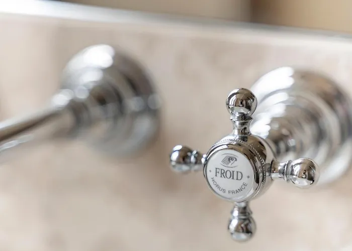 Ξενοδοχείο Hotel Saint-Louis Pigalle 3*