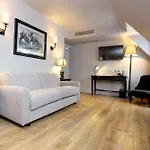 Hotel Saint-louis Pigalle