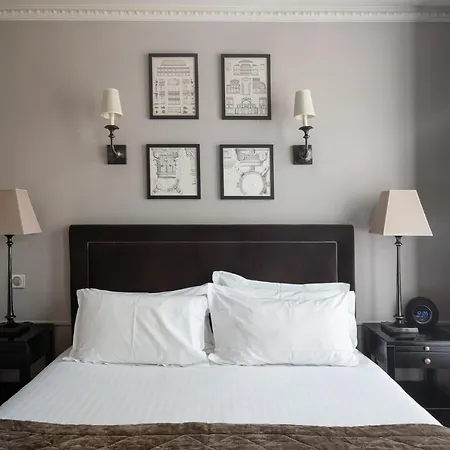 ホテル サン ルイ ピガール パリ