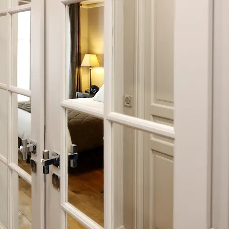 ホテル サン ルイ ピガール パリ