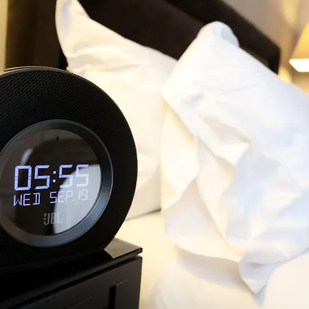 Saint-louis Pigalle Париж