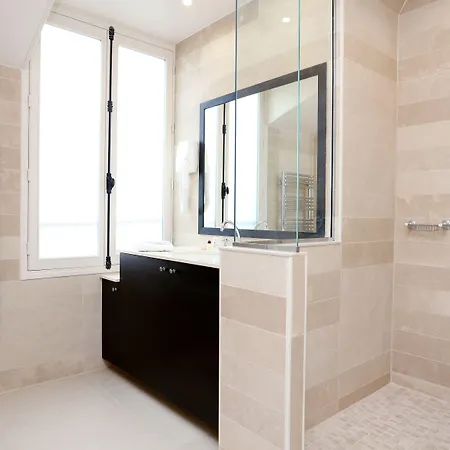 サン ルイ ピガール ホテル パリ