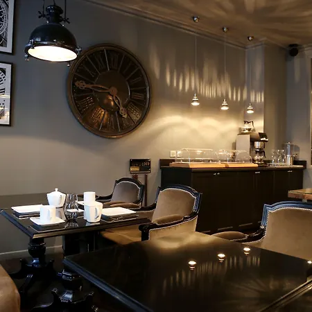 Saint-louis Pigalle Париж