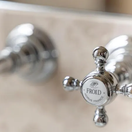 ホテル サン ルイ ピガール 3*